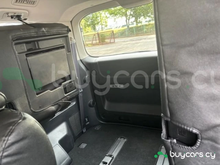 Mitsubishi Delica d:5 White