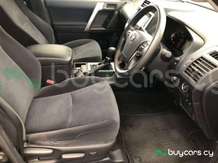 Toyota Land Cruiser Prado Черный