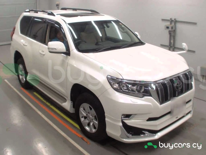 Toyota Land Cruiser Prado Белый