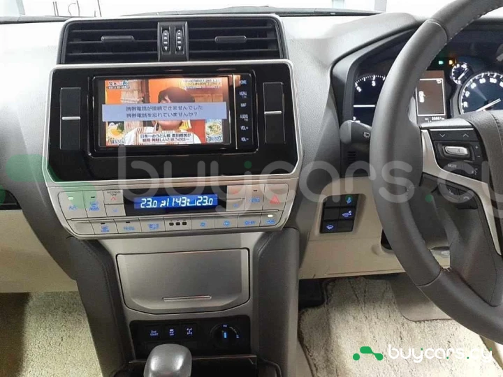 Toyota Land Cruiser Prado Белый