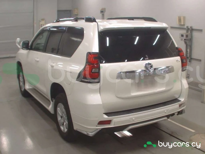Toyota Land Cruiser Prado Белый