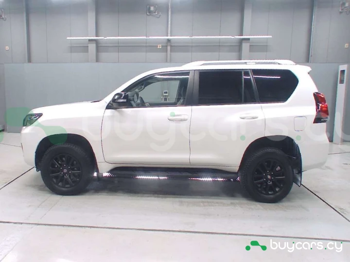 Toyota Land Cruiser Prado Белый
