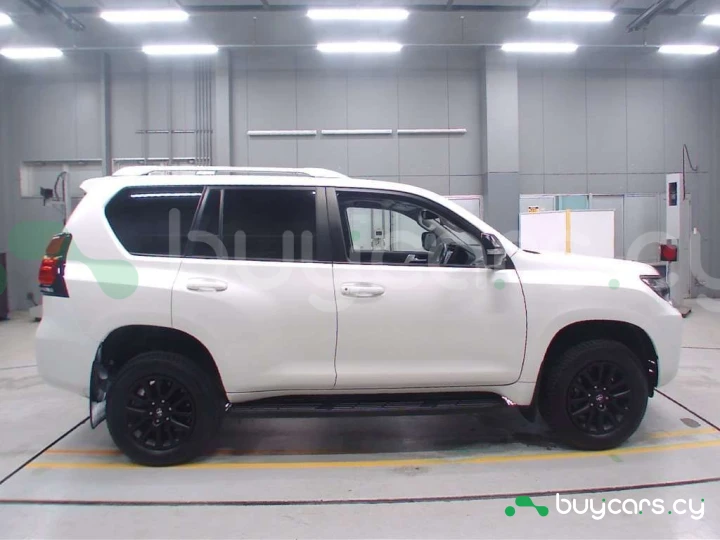 Toyota Land Cruiser Prado Белый