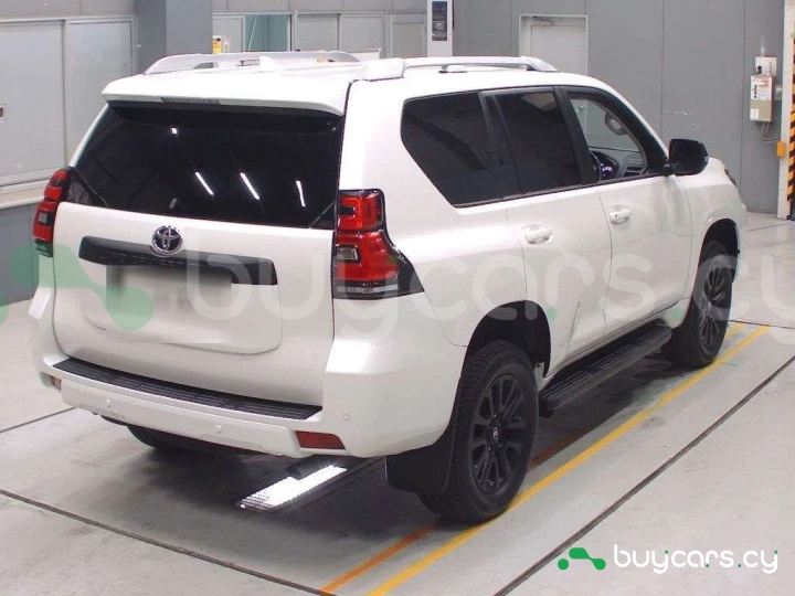 Toyota Land Cruiser Prado Белый
