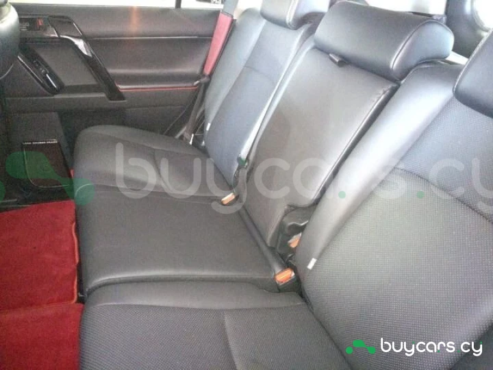 Toyota Land Cruiser Prado Черный