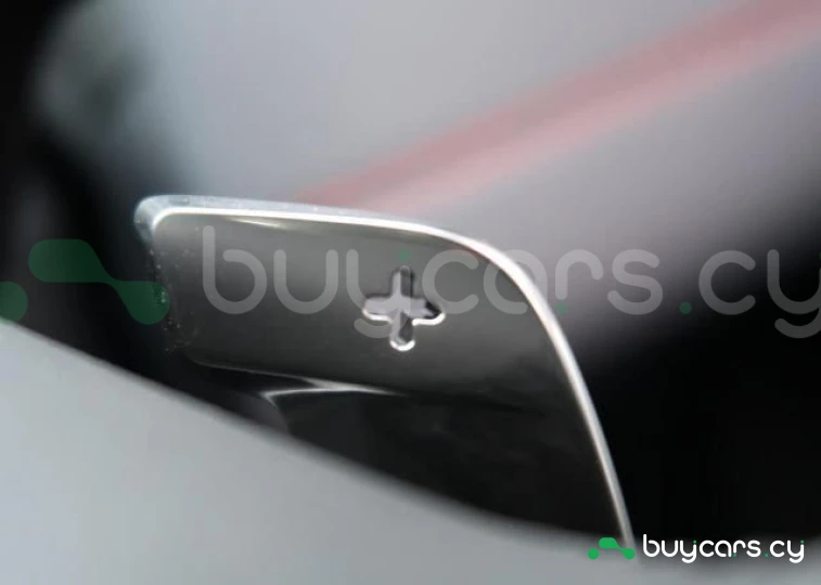 Land Rover Discovery Sport White