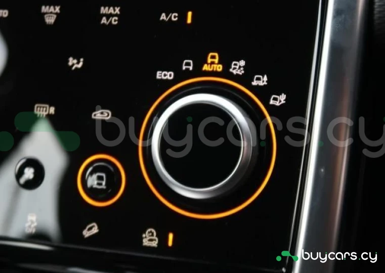 Land Rover Discovery Sport White