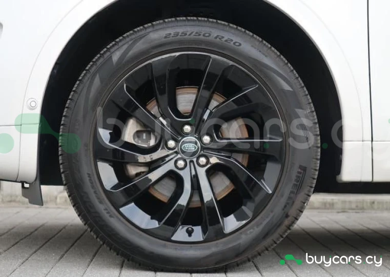 Land Rover Discovery Sport White