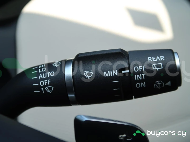 Land Rover Discovery Sport White