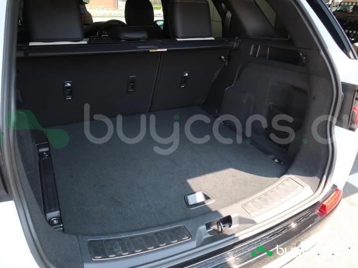 Land Rover Discovery Sport White