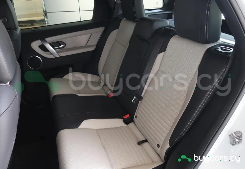 Land Rover Discovery Sport White