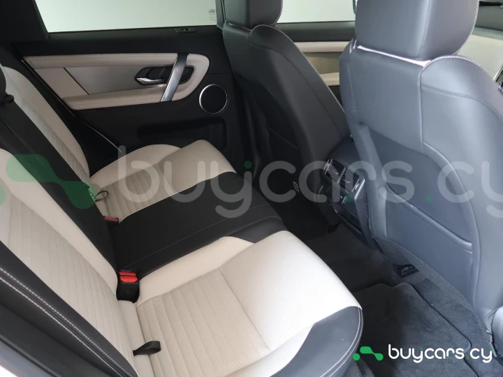 Land Rover Discovery Sport White