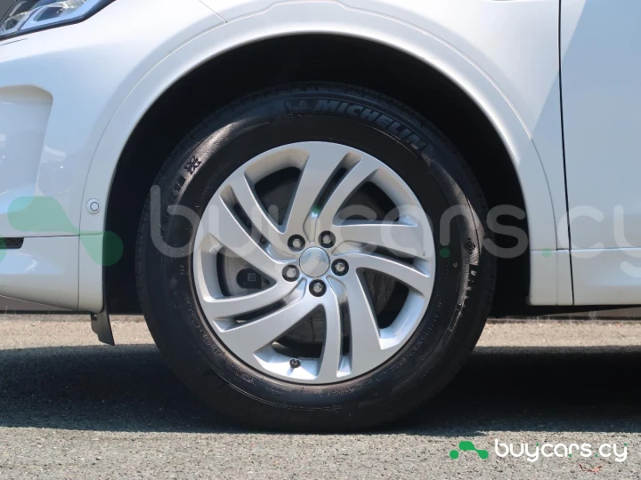 Land Rover Discovery Sport White