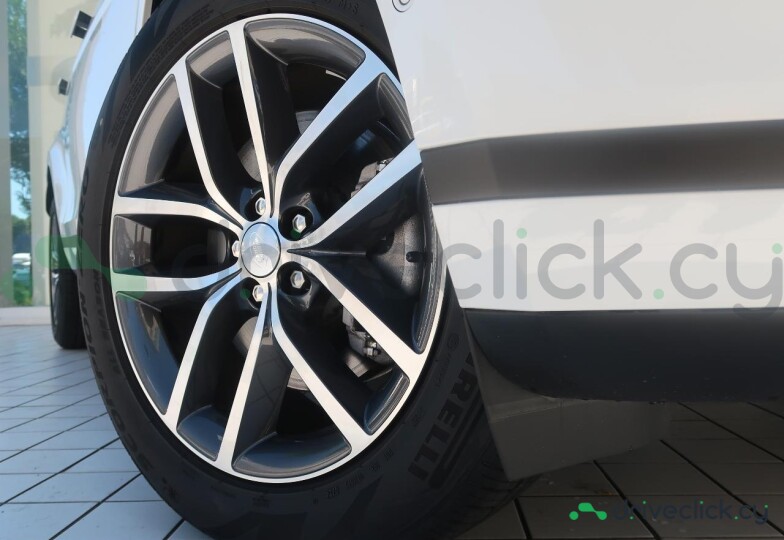 Land Rover Range Rover White