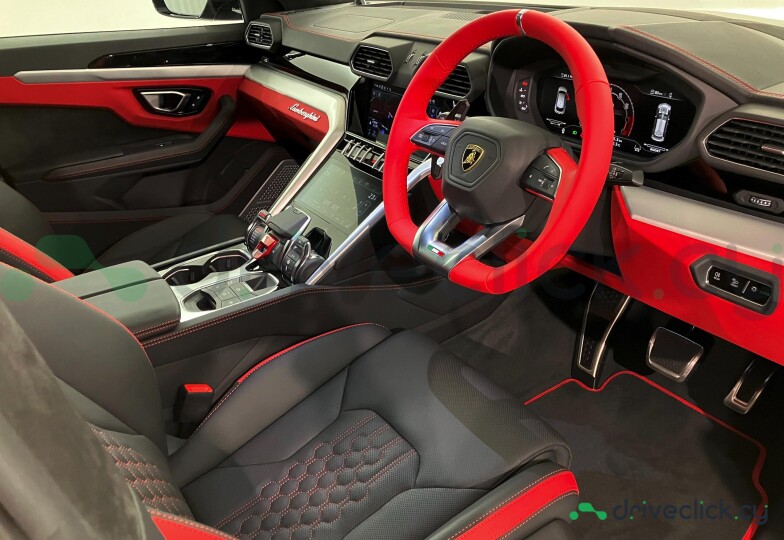 Lamborghini Urus Black