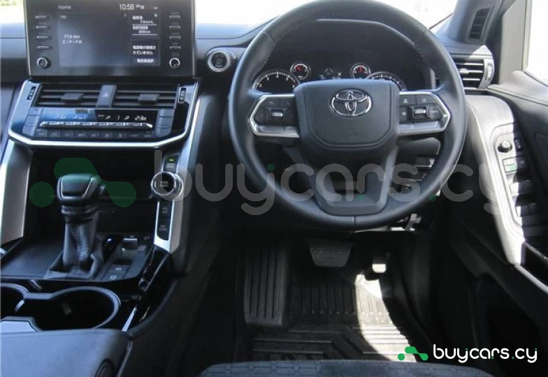 Toyota Land Cruiser 300 Белый