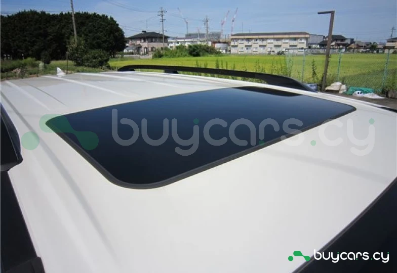 Toyota Land Cruiser 300 Белый