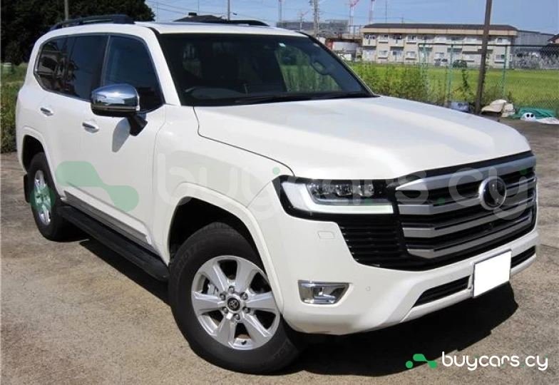 Toyota Land Cruiser 300 Белый