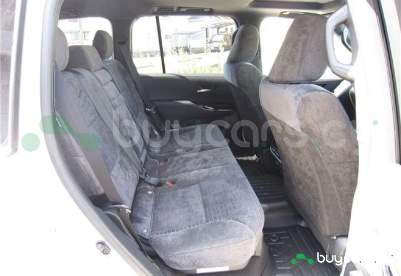 Toyota Land Cruiser 300 Белый