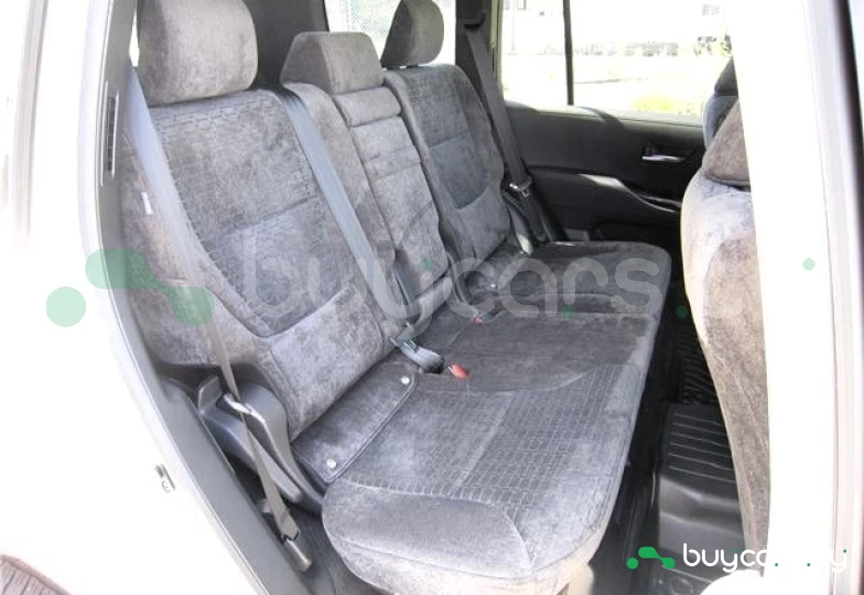 Toyota Land Cruiser 300 Белый