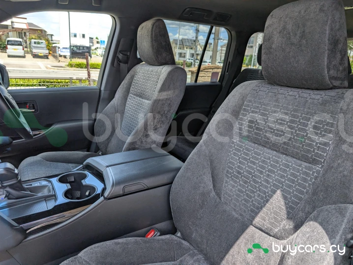 Toyota Land Cruiser 300 Черный