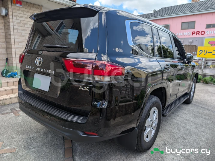 Toyota Land Cruiser 300 Черный
