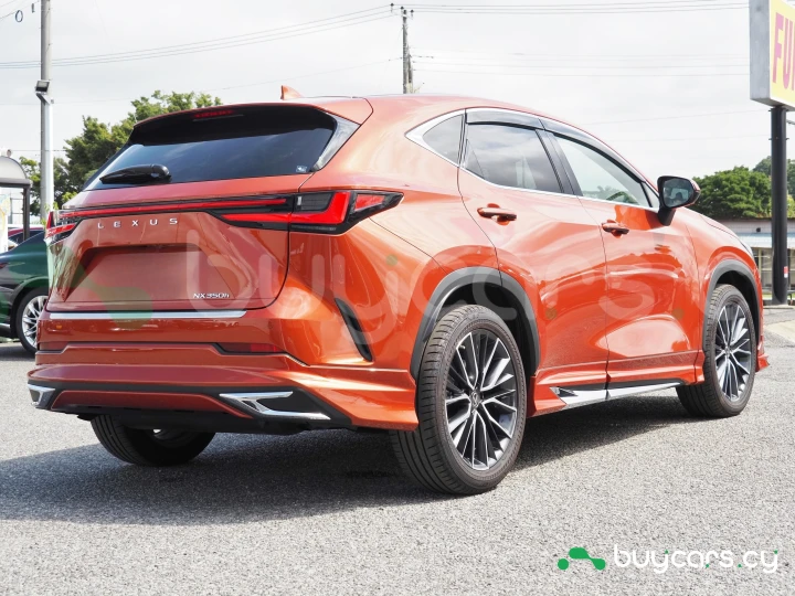 Lexus NX Красный