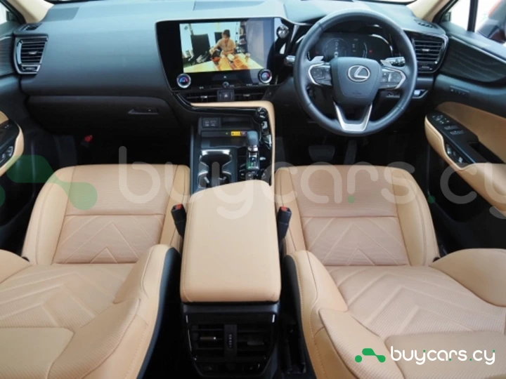 Lexus NX Красный