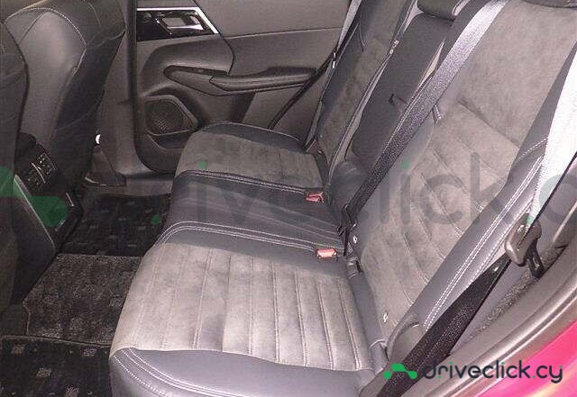Mitsubishi Outlander Красный