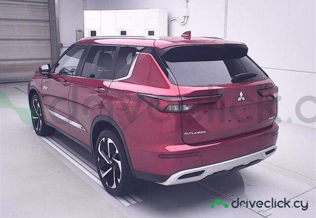 Mitsubishi Outlander Красный