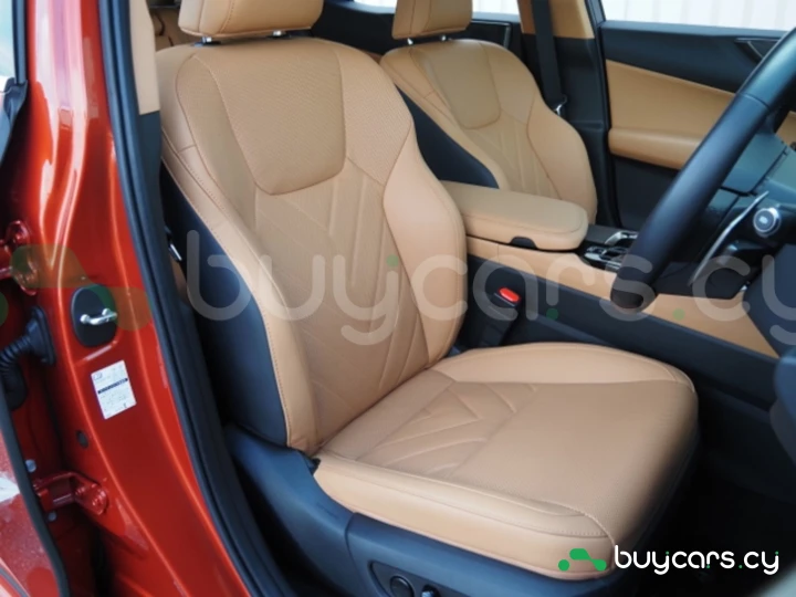 Lexus NX Красный