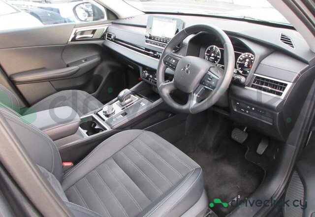 Mitsubishi Outlander Черный
