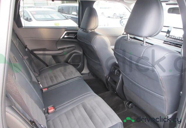 Mitsubishi Outlander Черный
