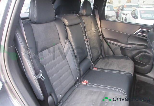 Mitsubishi Outlander Черный