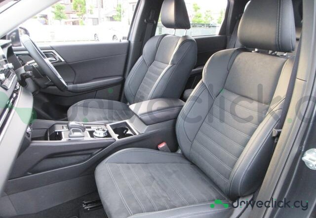 Mitsubishi Outlander Черный