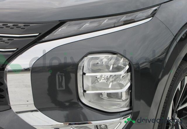 Mitsubishi Outlander Черный