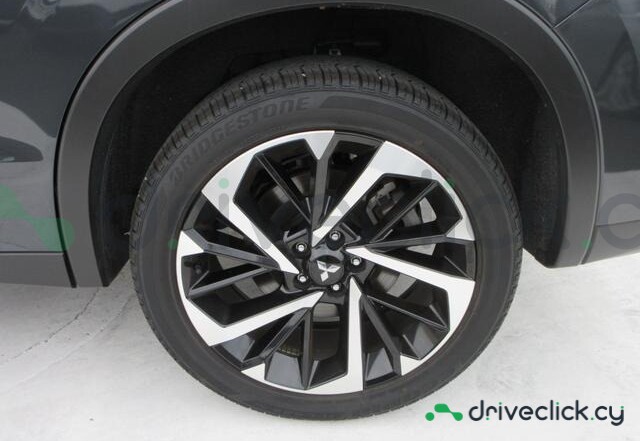 Mitsubishi Outlander Черный