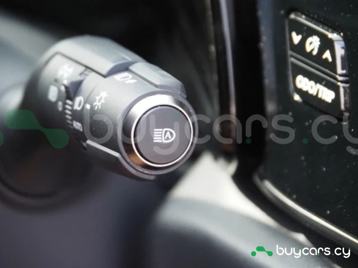 Lexus NX Красный