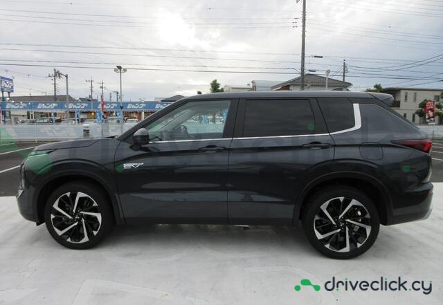 Mitsubishi Outlander Черный