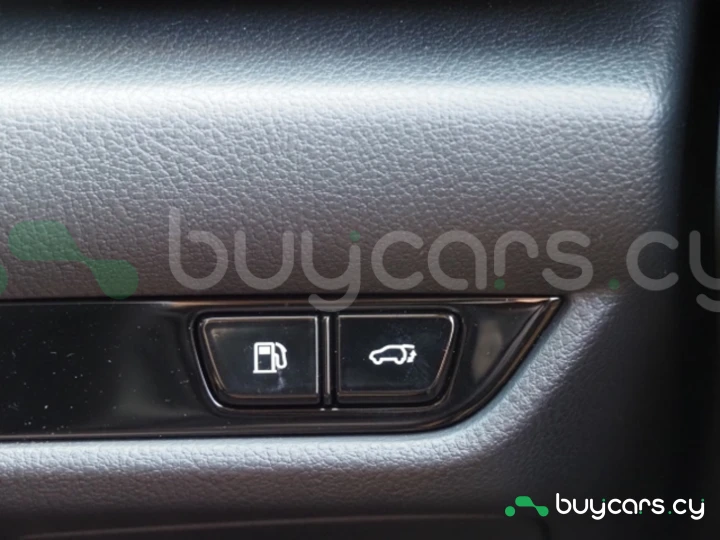 Lexus NX Красный