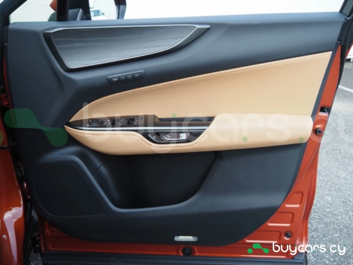 Lexus NX Красный