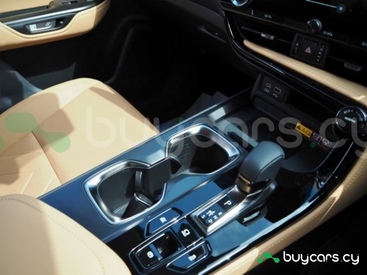 Lexus NX Красный