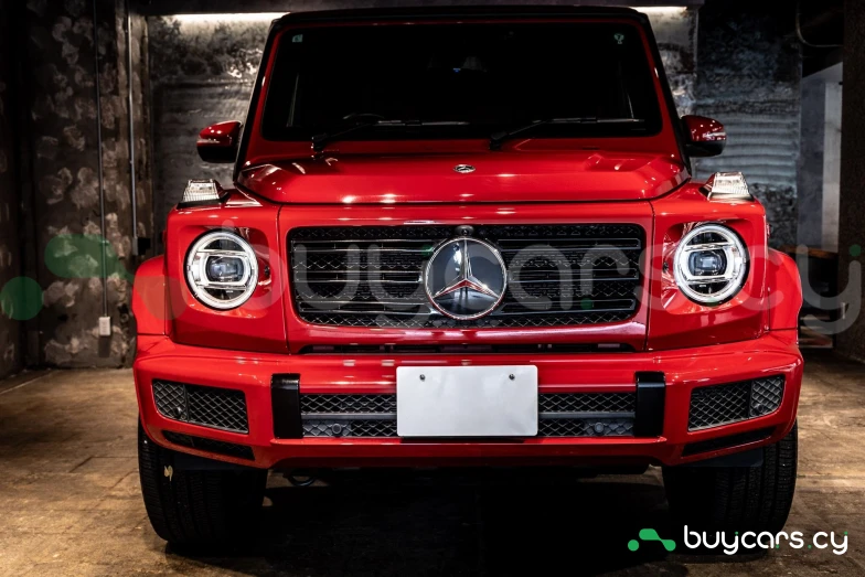 Mercedes G-class Red