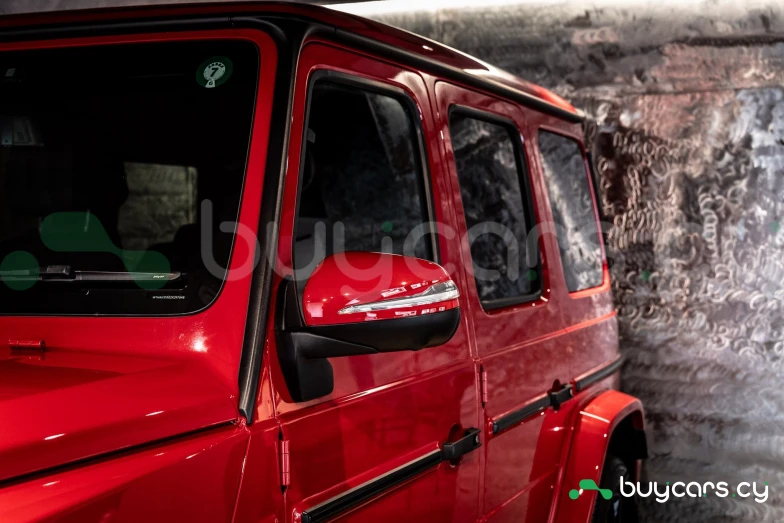 Mercedes G-class Red