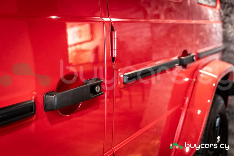 Mercedes G-class Red