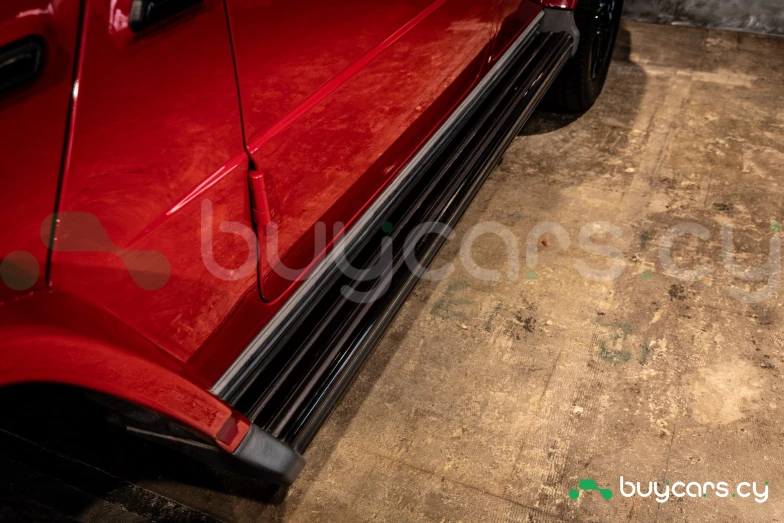 Mercedes G-class Red