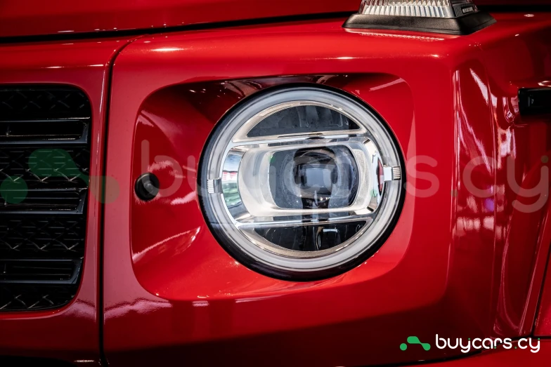 Mercedes G-class Red
