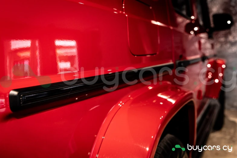 Mercedes G-class Red