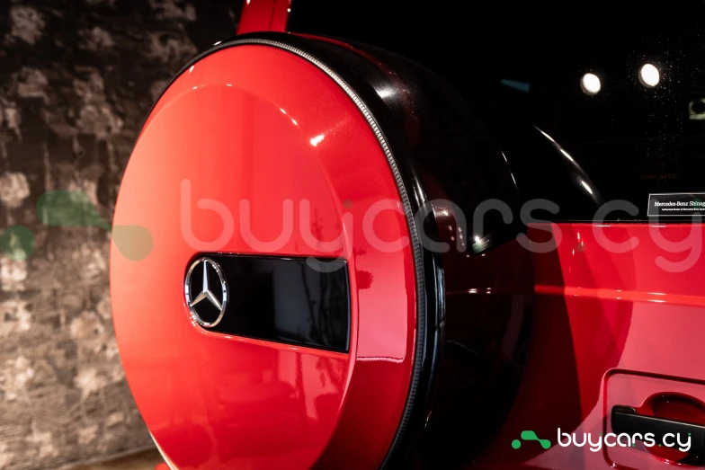Mercedes G-class Red