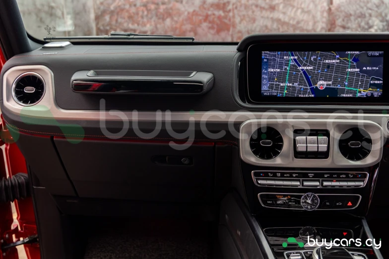 Mercedes G-class Red